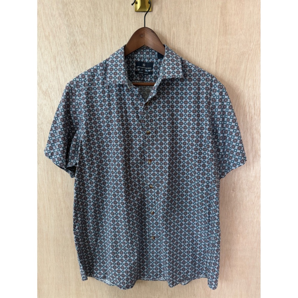 Hart Schaffner Marx Comfort Stretch Short Sleeve Button Down Large Medallion